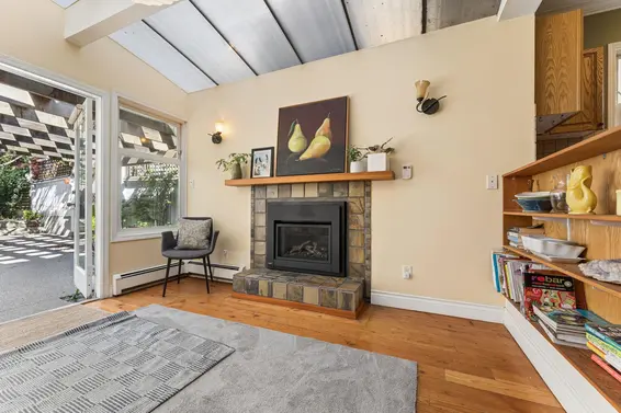 408 East 2nd Street, North Vancouver For Sale - image 16