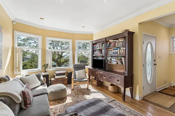 408 East 2nd Street, North Vancouver For Sale - image 7