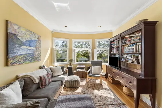 408 East 2nd Street, North Vancouver For Sale - image 8