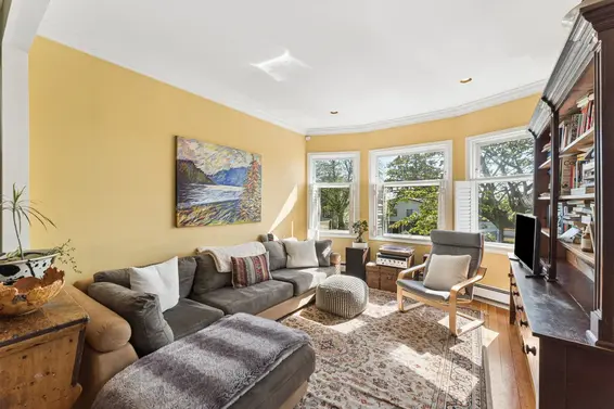 408 East 2nd Street, North Vancouver For Sale - image 9