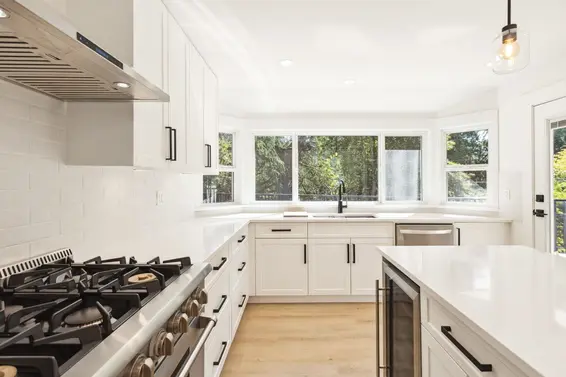 4990 Water Lane, West Vancouver For Sale - image 6