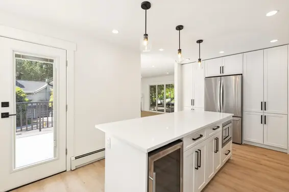 4990 Water Lane, West Vancouver For Sale - image 7