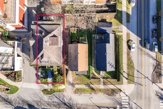 160 East 10th Street, North Vancouver