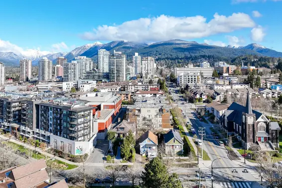 160 East 10th Street, North Vancouver For Sale - image 4