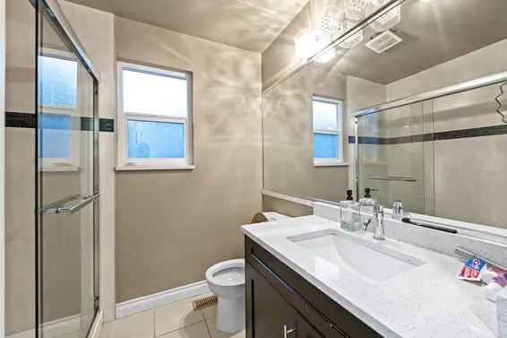 2365 Queens Avenue, West Vancouver For Sale - image 12