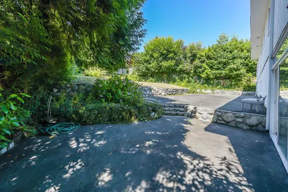 2365 Queens Avenue, West Vancouver For Sale - image 34