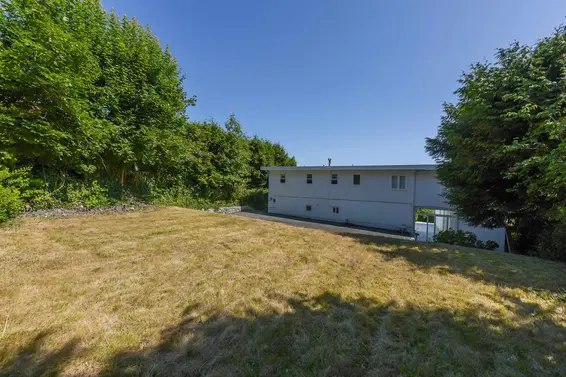 2365 Queens Avenue, West Vancouver For Sale - image 36