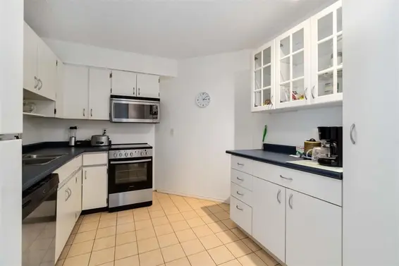 405 2024 Fullerton Avenue, North Vancouver For Sale - image 3