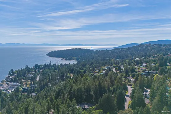 3907 Bayridge Place, West Vancouver For Sale - image 31