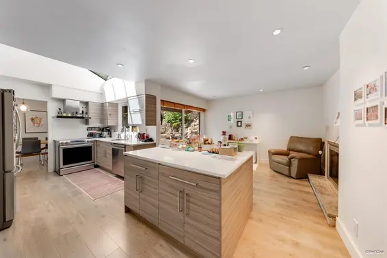 3907 Bayridge Place, West Vancouver For Sale - image 9