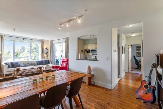 302 3608 Deercrest Drive, North Vancouver For Sale - image 2