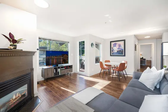 302 1085 West 17th Street, North Vancouver