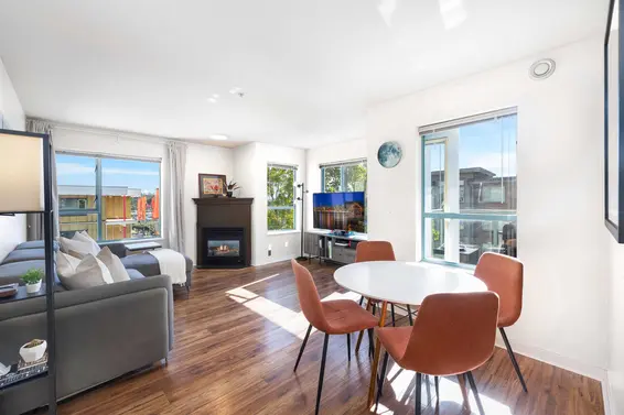 302 1085 West 17th Street, North Vancouver For Sale - image 3