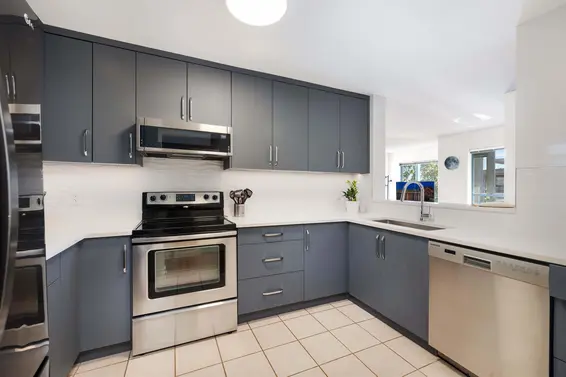 302 1085 West 17th Street, North Vancouver For Sale - image 4
