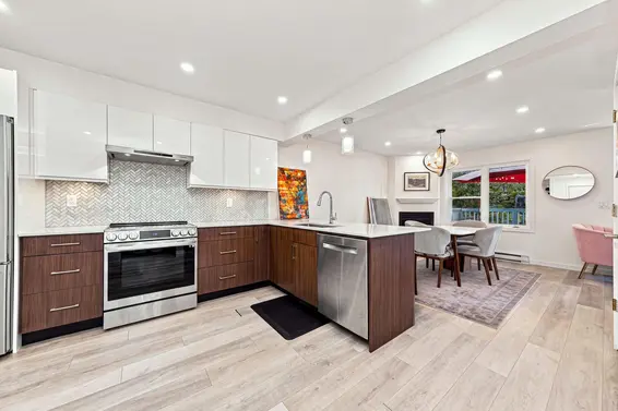 203 1513 Bowser Avenue, North Vancouver For Sale - image 3