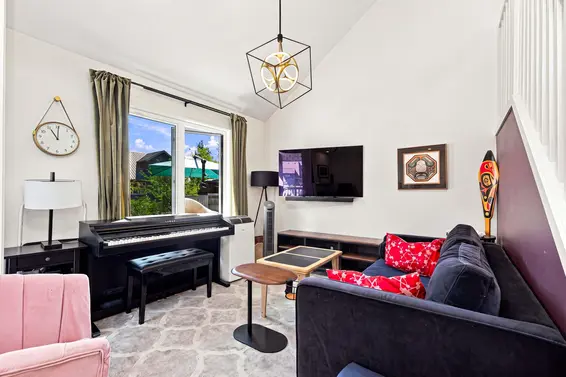 203 1513 Bowser Avenue, North Vancouver For Sale - image 6