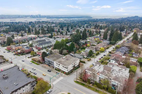 104 105 West Kings Road, North Vancouver For Sale - image 2