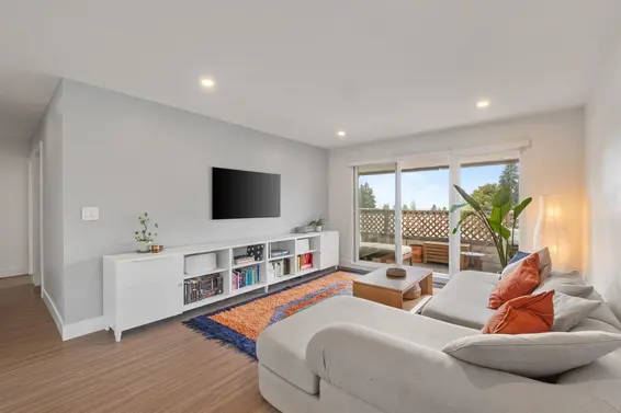 104 105 West Kings Road, North Vancouver For Sale - image 5