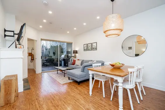 202 131 West 3rd Street, North Vancouver For Sale - image 2