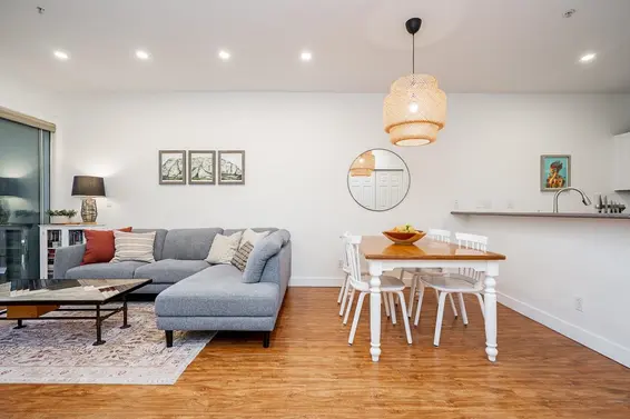 202 131 West 3rd Street, North Vancouver For Sale - image 3