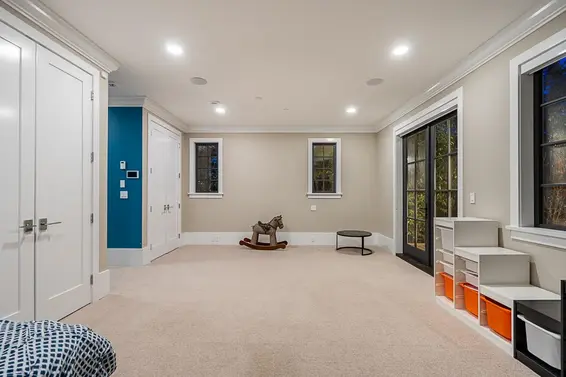 4035 Marine Drive, West Vancouver For Sale - image 35