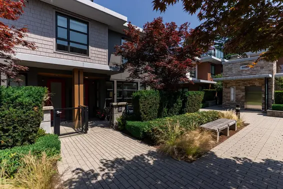 204 1055 Ridgewood Drive, North Vancouver For Sale - image 2