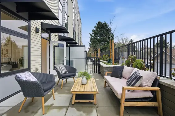 111 342 Mountain Highway, North Vancouver For Sale - image 15
