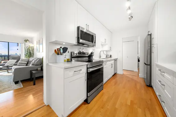 204 150 East 5th Street, North Vancouver For Sale - image 3