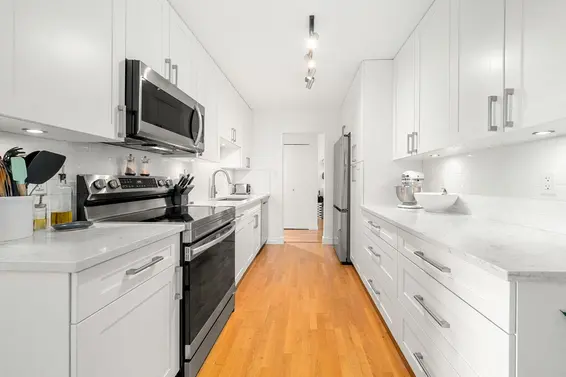 204 150 East 5th Street, North Vancouver For Sale - image 4