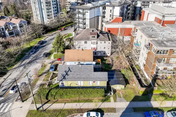 166 East 10th Street, North Vancouver For Sale - image 4