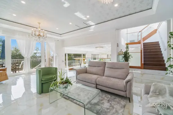 4231 Chelsea Crescent, North Vancouver For Sale - image 3