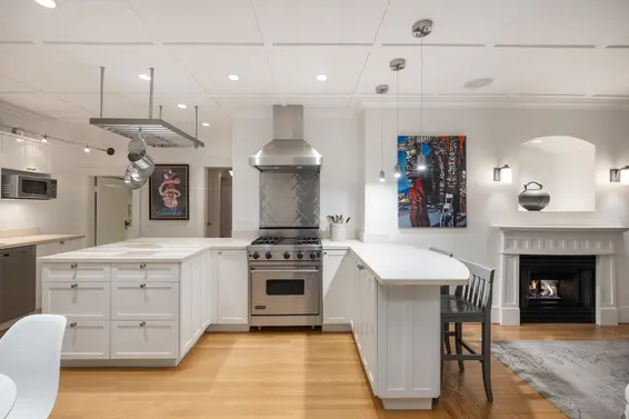 402 Brand Street, North Vancouver For Sale - image 19