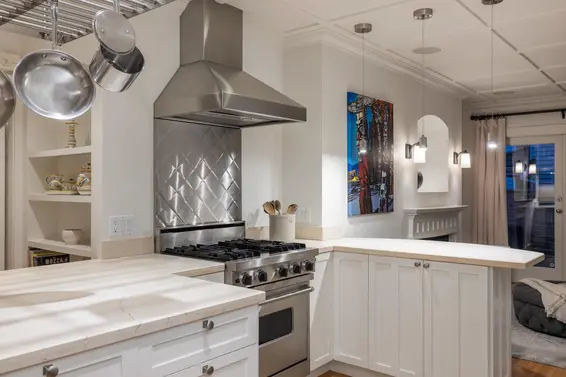 402 Brand Street, North Vancouver For Sale - image 20