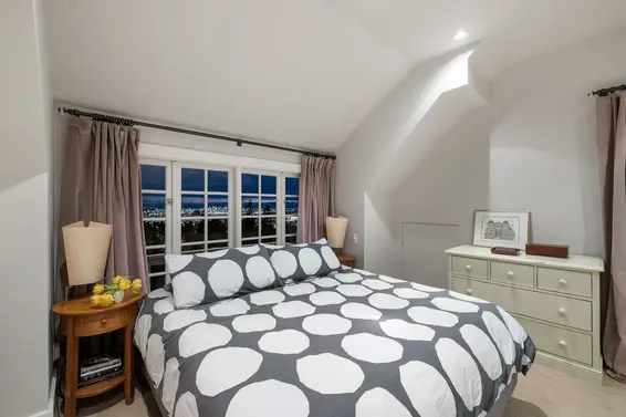 402 Brand Street, North Vancouver For Sale - image 25