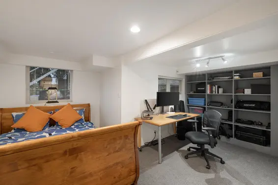 402 Brand Street, North Vancouver For Sale - image 36