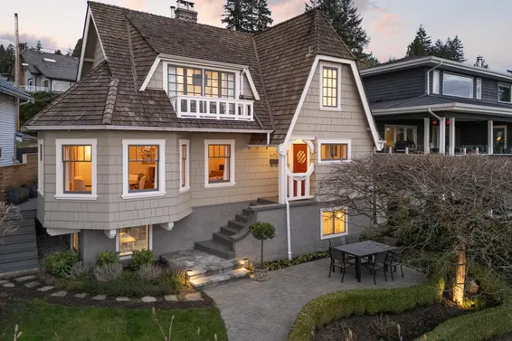 402 Brand Street, North Vancouver For Sale - image 4