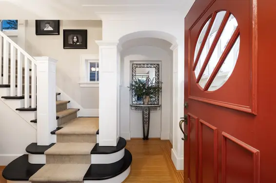 402 Brand Street, North Vancouver For Sale - image 8