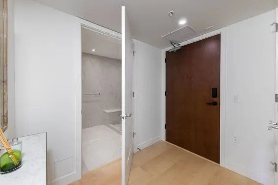302 135 East 13th Street, North Vancouver For Sale - image 27