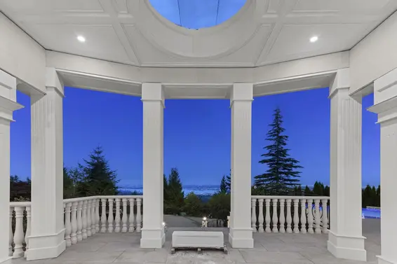 1445 Sandhurst Place, West Vancouver For Sale - image 4