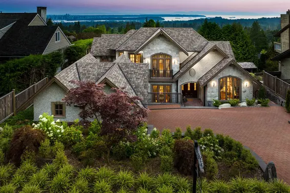 651 Alpine Court, North Vancouver