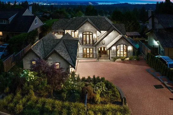 651 Alpine Court, North Vancouver For Sale - image 37