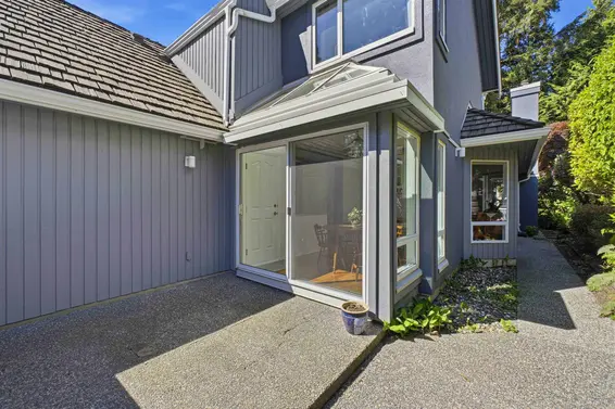 5 1925 Indian River Crescent, North Vancouver For Sale - image 2