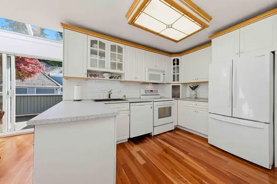 5 1925 Indian River Crescent, North Vancouver For Sale - image 7
