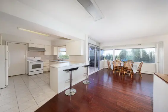 1028 Eyremount Drive, West Vancouver For Sale - image 26