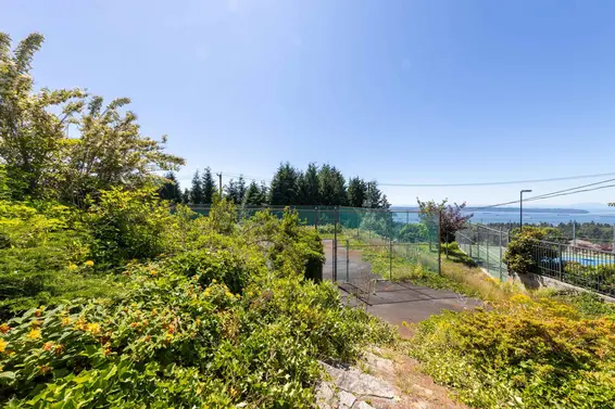 1028 Eyremount Drive, West Vancouver For Sale - image 38