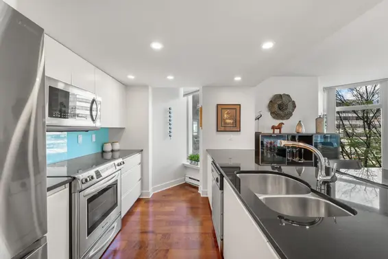 302 168 Chadwick Court, North Vancouver For Sale - image 3