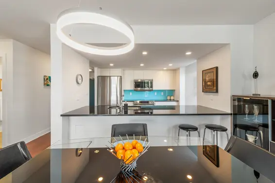 302 168 Chadwick Court, North Vancouver For Sale - image 7