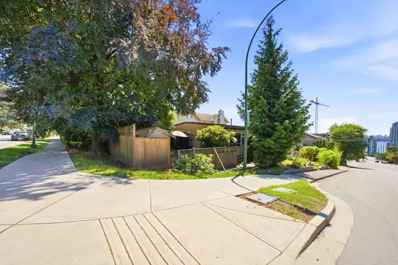 338-342 St. Georges Avenue, North Vancouver For Sale - image 10
