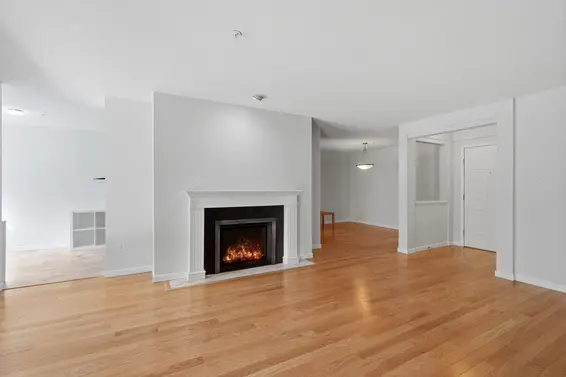 301 3680 Banff Court, North Vancouver For Sale - image 7