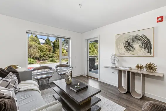 211 221 East 3rd Street, North Vancouver For Sale - image 11